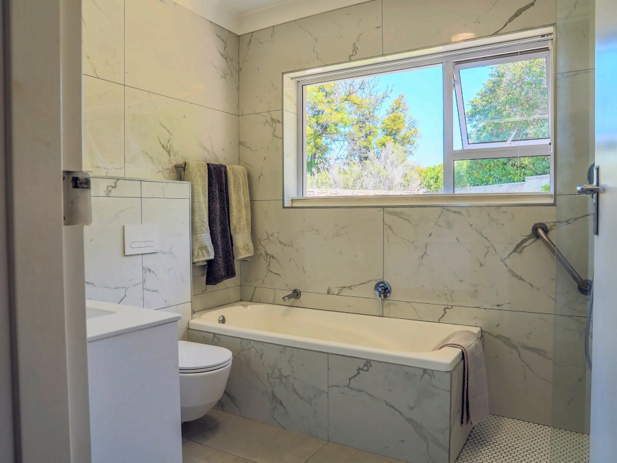 3 Bedroom Property for Sale in Helderrand Western Cape